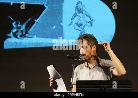 Joan Tomàs Martínez, récital de poésie, festival Versud Poètica, Santanyí, Majorque, Îles Baléares, Espagne. Banque D'Images