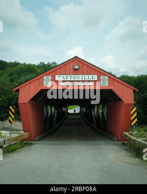 Pont couvert de Taftsville à Woodstock, Vermont Banque D'Images