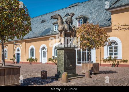 Monument Spätlesereiter dans la cour du château de Johannisberg, Rheingau, Hesse, Allemagne Banque D'Images