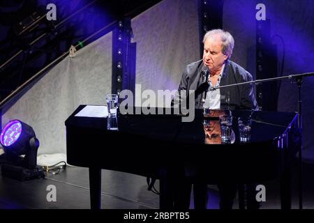 Essen, Allemagne, 10.07.2023 : Chris de Burgh se produit en direct au Lichtburg à Essen dans le cadre de son actuel Tour européen. Crédit : ANT Palmer / Alamy Live News Banque D'Images