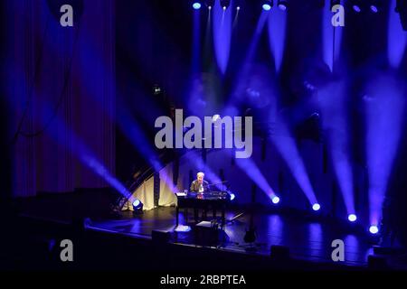 Essen, Allemagne, 10.07.2023 : Chris de Burgh se produit en direct au Lichtburg à Essen dans le cadre de son actuel Tour européen. Crédit : ANT Palmer / Alamy Live News Banque D'Images