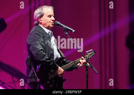 Essen, Allemagne, 10.07.2023 : Chris de Burgh se produit en direct au Lichtburg à Essen dans le cadre de son actuel Tour européen. Crédit : ANT Palmer / Alamy Live News Banque D'Images