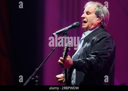 Essen, Allemagne, 10.07.2023 : Chris de Burgh se produit en direct au Lichtburg à Essen dans le cadre de son actuel Tour européen. Crédit : ANT Palmer / Alamy Live News Banque D'Images