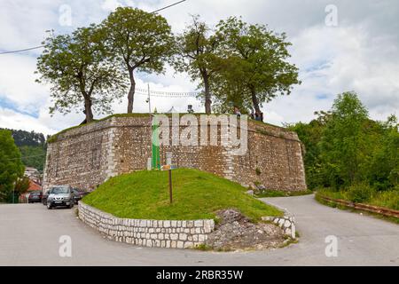 Sarajevo, Bosnie-Herzégovine - Mai 26 2019 : la Forteresse jaune (ou Bastion jaune) (bosniaque-croate-serbe : Žuta Tabija / Жута Табија) est une canette Banque D'Images