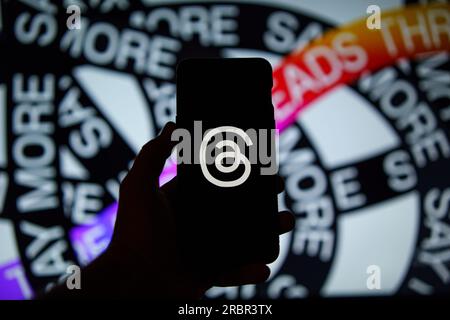 Threads et logo de l'application Instagram sur l'écran mobile Banque D'Images