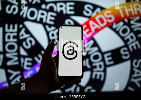 Threads et logo de l'application Instagram sur l'écran mobile Banque D'Images