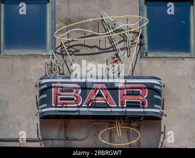 Bar Neon Sign Banque D'Images