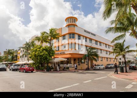 Miami Beach est une ville côtière du comté de Miami-Dade, en Floride, aux États-Unis. Elle a été constituée en société le 26 mars 1915 Banque D'Images