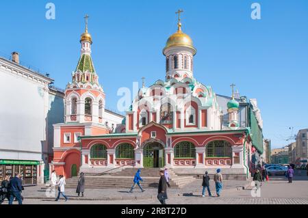 Russie, 10 mars 2009, Cathédrale notre-Dame de Kazan, située à l'angle nord-est de la place Rouge à Moscou, Russie Banque D'Images