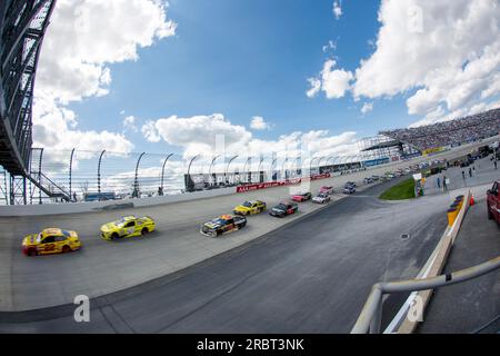 Dover, DE, 15 mai 2016 : les équipes de la série NASCAR Sprint Cup prennent la piste pour l'AAA 400 Benefiting Autism Speaks au Dover International Banque D'Images