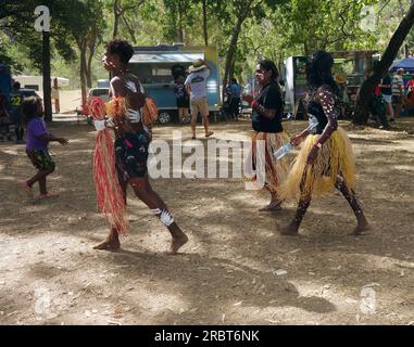 Danseurs de Lockhart River, Laura Quinkan Indigenous Dance Festival, Cape York Peninsula, Queensland, Australie, 2023. Pas de MR ou PR Banque D'Images