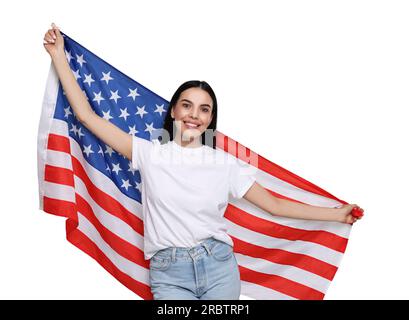 4 juillet - jour de l'indépendance de l'Amérique. Femme heureuse tenant le drapeau national des États-Unis sur fond blanc Banque D'Images