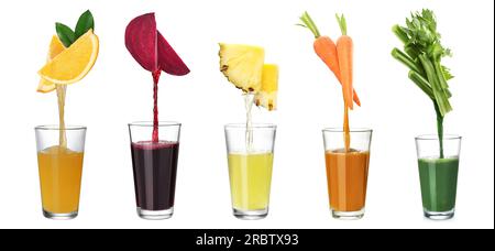 Collage de différents jus fraîchement pressés coulant de fruits et légumes sur fond blanc Banque D'Images