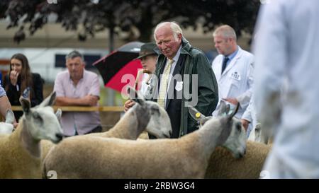 Agriculteurs montrant leurs moutons au Royal Highland Show, Édimbourg, 2023. Banque D'Images