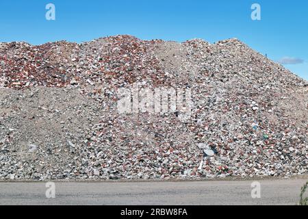 pile de gravats de béton provenant d'un bâtiment démoli Banque D'Images