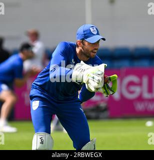 Oval, Angleterre. 11 juillet 2023. Ben Foakes du Surrey County Cricket Club se réchauffe avant le match de championnat LV= County entre le Surrey CCC et le Nottinghamshire CCC. Crédit : Nigel Bramley/Alamy Live News Banque D'Images