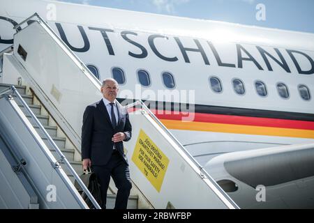 Vilnius, Lituanie. 11 juillet 2023. Le chancelier allemand OLAF Scholz a atterri à Vilnius. Crédit : Kay Nietfeld/dpa/Alamy Live News Banque D'Images
