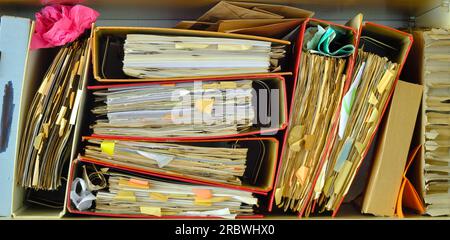 dossiers de fichiers désordonnés, paperasserie, bureaucratie, administration, concept d'entreprise Banque D'Images