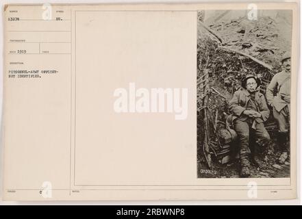 Cette photographie, numérotée 111-SC-13278, a été prise en 1919 et montre un officier de l'armée non identifié. Le photographe est enregistré comme RECO, en utilisant le symbole eu. Aucune autre information sur l'événement ou le lieu n'est fournie dans la description. Banque D'Images