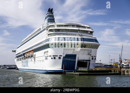 ROTTERDAM - le navire de croisière maritime Silja Europe dans le Merwehaven. Le navire sera un lieu de transfert temporaire pour les titulaires du statut. Il y a de la place sur le bateau pour un millier de titulaires de statut qui doivent venir vivre à Rotterdam. ANP REMKO DE WAAL netherlands Out - belgique Out Banque D'Images