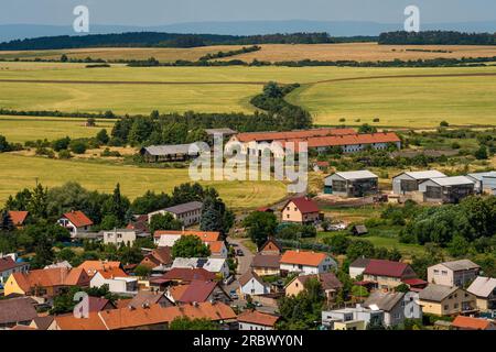 Ville de Kryry dans la région d'Usti nad Labem en République tchèque vue de la Tour de Schiller Banque D'Images