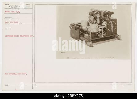 Photographie d'un radiotéléphone d'avion utilisé pendant la première Guerre mondiale. L'ensemble porte la mention « USAGE OFFICIEL UNIQUEMENT » et a été conçu pour des communications à courte portée. Article 15 dans la série R.C.S. 93, l'appareil comprend un émetteur. Cette photo a été prise par la Division radio le 15 septembre 1919. Banque D'Images