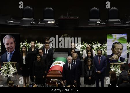 Mexico, Mexique. 10 juillet 2023. 10 juillet 2023, Mexico, Mexique : la Chambre des députés rend un hommage posthume au politicien, diplomate et ancien candidat à la présidence du Mexique, Porfirio Muñoz Ledo. Parents, amis et législateurs présents à la cérémonie au Palais législatif de San Lazaro. Le 10 juillet 2023 à Mexico, Mexique (photo de Luis Barron/Eyepix Group). Crédit : EYEPIX Group/Alamy Live News Banque D'Images