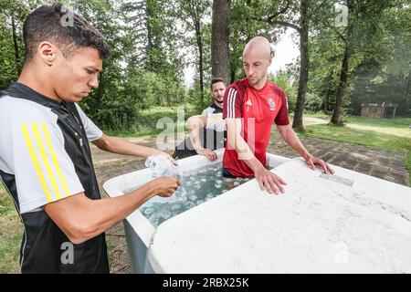 Hoenderloo, pays-Bas. 11 juillet 2023. Gilles Dewaele de Standard photographié lors d'une séance d'entraînement de l'équipe belge de football de première division Standard de Liège lors de leur camp d'entraînement d'été, mardi 11 juillet 2023 à Hoenderloo, pour préparer la saison 2023-2024 à venir. BELGA PHOTO BRUNO FAHY crédit : Belga News Agency/Alamy Live News Banque D'Images