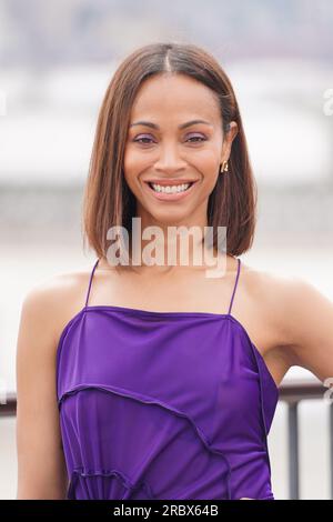 Zoe Saldana lors d'un appel photo pour la série Paramount+ Special Ops : Lioness à IET London : Savoy place à Londres. Date de la photo : mardi 11 juillet 2023. Banque D'Images