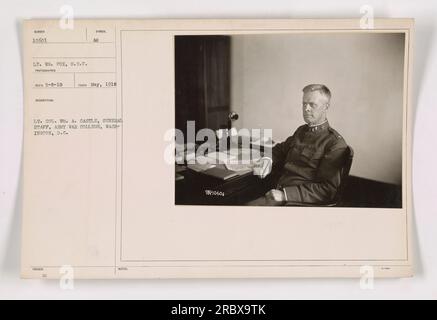 Image : le lieutenant William Fox, photographe du signal corps, a pris cette photo le 8 mai 1918. Il capture le lieutenant-colonel William A. Castle de l'état-major général à l'Army War College à Washington, DC (Remarques : P1060) Banque D'Images