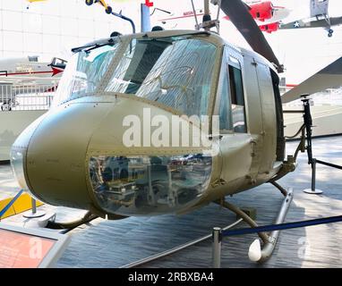 Bell UH-1H Iroquois hélicoptère Huey le Musée du vol Tukwila Seattle Washington State USA Banque D'Images