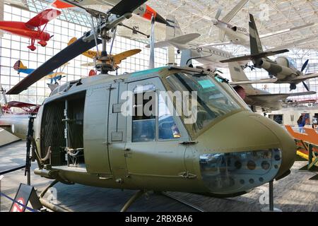 Bell UH-1H Iroquois hélicoptère Huey le Musée du vol Tukwila Seattle Washington State USA Banque D'Images