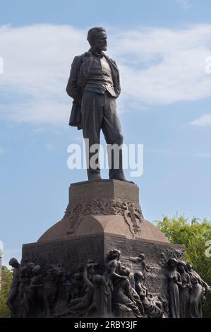 Italie, Lombardie, Milan, Piazza Buonarroti, Giuseppe Verdi Monument par Enrico Butti date 1913 Banque D'Images