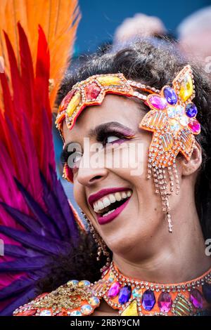 Danseuse costumée au Notting Hill Carnival, Londres, Royaume-Uni Banque D'Images