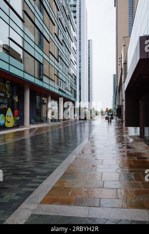 Salford Manchester Royaume-Uni juillet 08 2023 regarder dans les rues humides de Salford Quays Manchester Banque D'Images
