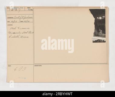 Photographie de fours à acier à l'aciérie du Minnesota à Duluth, Minnesota pendant la première Guerre mondiale. L'image capture les activités industrielles et la production d'acier à des fins de guerre. Photographe Lieutenant G.N. Jacleson a pris cette image dans le cadre de la documentation des activités militaires américaines. Banque D'Images