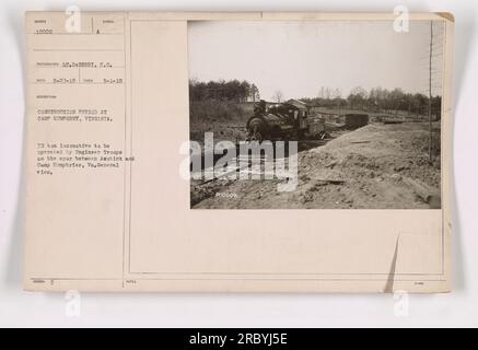 Période de construction au Camp Humphrey, Virginie. Une locomotive de 70 tonnes qui sera exploitée par des troupes du génie sur l'embranchement entre Attink et Camp Humphries, va. Cette photographie vue générale a été prise le 1 mai 1918. La locomotive est identifiée comme 10002 MOTORA LTDBERRI, S.C. SYAL RECO 5-27-18. Description : période de construction au Camp Humphrey, Virginie. ISSLED : C SOTE P1000R.' Banque D'Images