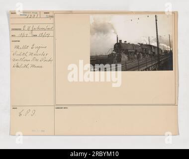 Mallet Engine à Duluth's Missabe et Northern Ore Docks à Duluth, Minnesota pendant la première Guerre mondiale. L'image montre une locomotive utilisée à des fins industrielles. Prise par le photographe E.V. Jackson le 22 décembre 1917. Banque D'Images