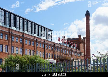 Slough, Berkshire : le Horlick's Quarter (anciennement une usine) est dans ses dernières étapes de développement. Banque D'Images