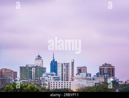 Paysages urbains Skyline gratte-ciel Nairobi City capitale de l'Afrique de l'est du Kenya Nairobi est la capitale de la République du Kenya ainsi que l'un des cou Banque D'Images