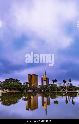 Paysages urbains Skyline gratte-ciel Nairobi City capitale de l'Afrique de l'est du Kenya Nairobi est la capitale de la République du Kenya ainsi que l'un des cou Banque D'Images