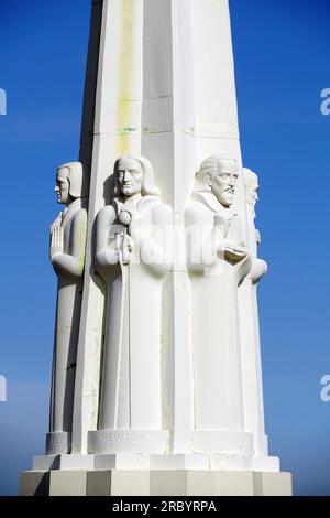 Astronomes Monument devant l'observatoire Griffith, Griffith Park, Los Angeles, USA, Amérique du Nord Banque D'Images