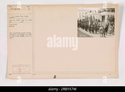 L'image montre les chasseurs alpin ('Blue Devil') de France visitant la Maison Blanche. La photographie a été prise le 13 mai 1918, et a été censurée et publiée le même jour par la branche historique du W. P. D. Lieutenant lents du signal corps a capturé l'image. Banque D'Images