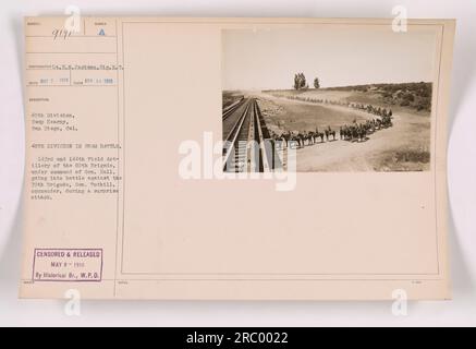 Les soldats de la 40e division s'engagent dans une bataille simulée au camp Kearny à San Diego, en Californie. Les 143rd et 144th Field Artillery de la 80th Brigade, sous le commandement du général Hell, affrontent la 79th Brigade, dirigée par le général Tuthill, lors d'une attaque surprise. Photo prise le 19 avril 1918. Banque D'Images