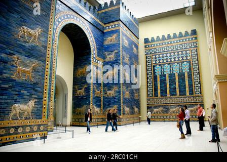 Porte Ishtar, Musée de Pergame, Berlin, Allemagne. Banque D'Images