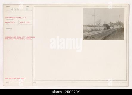 Le Sgt Bernard Levey du signal corps est vu dans ce tir au-dessus et en bas pris le 1 mars 1919, à Châtillon sur Seine, Côte d'Or, France. La photographie a été publiée le 5 novembre 1918, et est étiquetée « pour usage officiel seulement ». Aucune autre information n ' est fournie. Banque D'Images