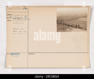 Des soldats de la 28e division (Garde nationale) campant au Camp Hancock à Augusta, Géorgie, participent à des exercices de baïonnette. La photographie a été prise à une date inconnue en janvier 1918 et a été communiquée par le War Office à la Division photo. Les notes de laboratoire indiquent que le numéro d'identification de la photographie est 111-SC-2496. Banque D'Images