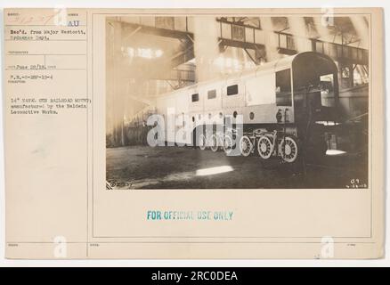 Image montrant un canon naval de 14 pieds monté sur une plate-forme de chemin de fer. Le canon a été fabriqué par Baldwin Locomotive Works. Date de la photographie : 28 juin 1918. Cette photographie a été reçue pour usage officiel seulement. Source : Major Westcott, Ordnance Dept. Banque D'Images