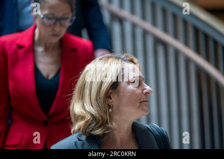 Washington, États-Unis. 11 juillet 2023. La secrétaire adjointe à la Défense Kathleen Hicks arrive à un briefing de membre à huis clos sur l'intelligence artificielle au SCIF aux États-Unis Capitole à Washington, DC le mardi 11 juillet 2023. Photo Bonnie Cash/UPI crédit : UPI/Alamy Live News Banque D'Images