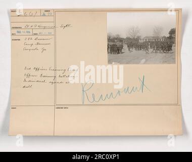 Des officiers de la 28e division pendant la première Guerre mondiale participent à des exercices au Camp Hancock à Augusta, GA. Cette photo montre des escadrons individuels alors qu'ils suivent un entraînement au camp d'entraînement du 3e officier. Banque D'Images